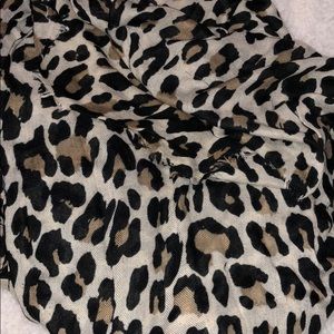 Long aldo Leopard scarf